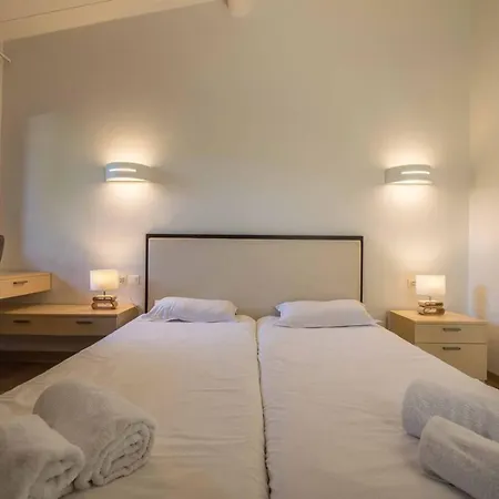 4* Piscine Et A Pied Πόρτο Βέκιο